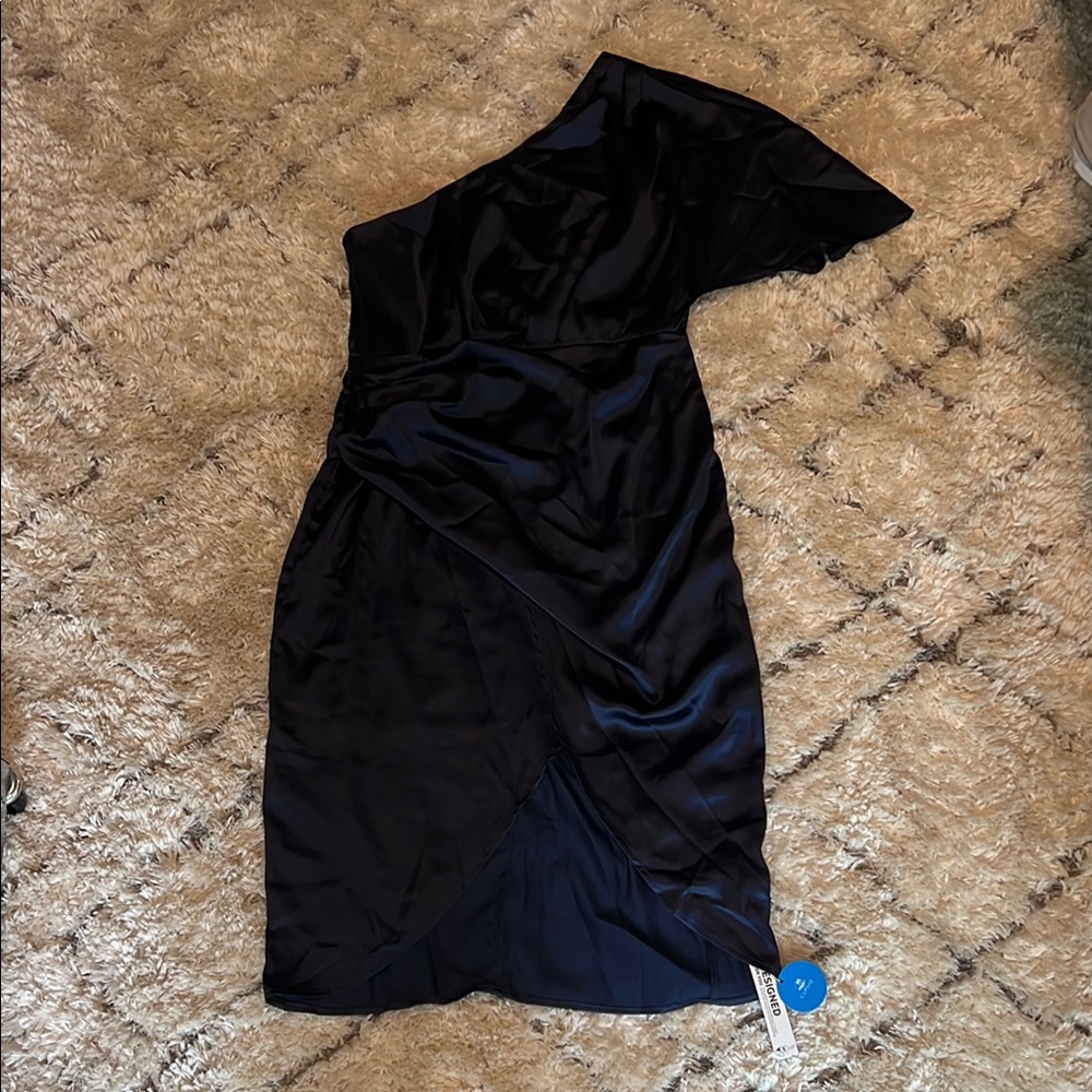 Elegant Navy One-Shoulder Dress